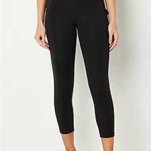 Black High-Waisted Capri Leggings